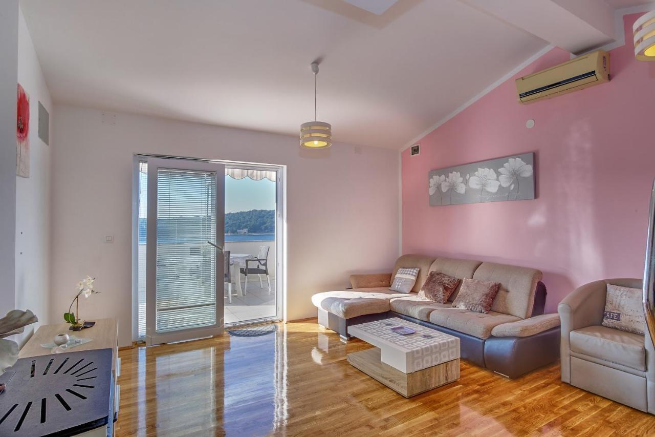 Apartments Zerjav Mali Losinj Bagian luar foto