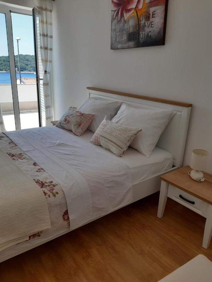 Apartments Zerjav Mali Losinj Bagian luar foto